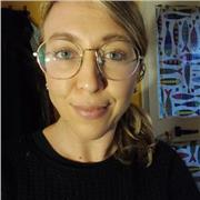 Insegnante laureata impartisce ripetizioni di lingua e letteratura italiana a studenti di scuole medie e superiori